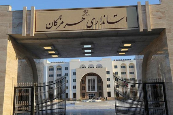 دو نشست و دو رفتار متفاوت/ نماینده ولی فقیه نگران وضعیت خبرنگاران، استانداری؛ توهین به جامعه رسانه ای