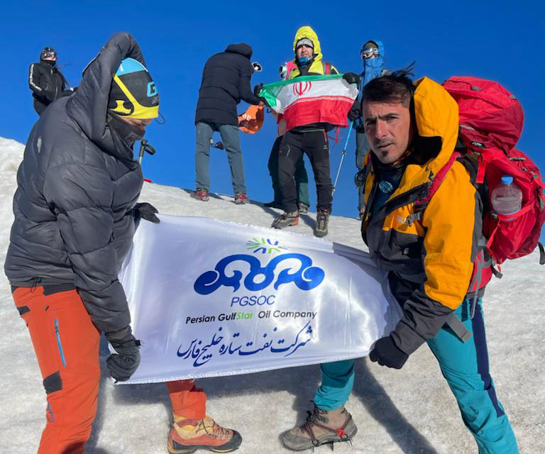 صعود تیم کوهنوردی نفت ستاره خلیج فارس به قله آرارات ترکیه