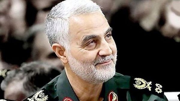 اکران دیوار نگاره مرد میدان در بندرعباس